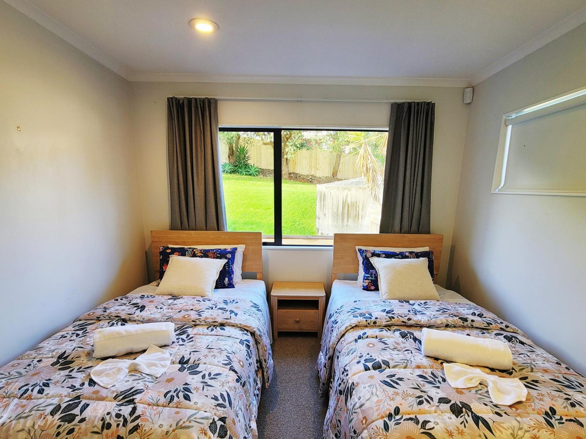 Sea View 5 Bedroom Holiday House Уангапараоа Екстериор снимка