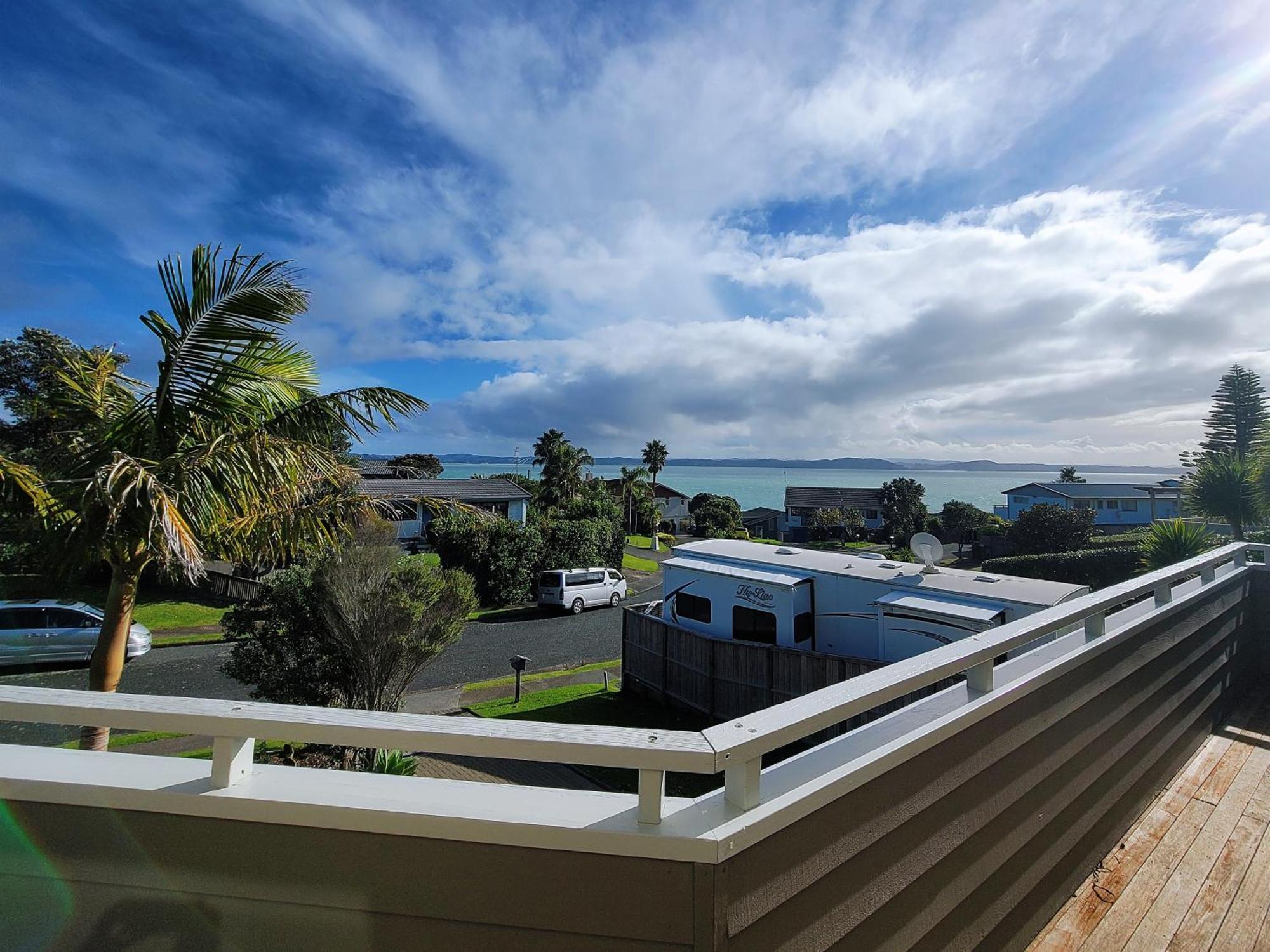 Sea View 5 Bedroom Holiday House Уангапараоа Екстериор снимка